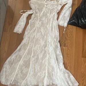 Elegant White Lace Dress